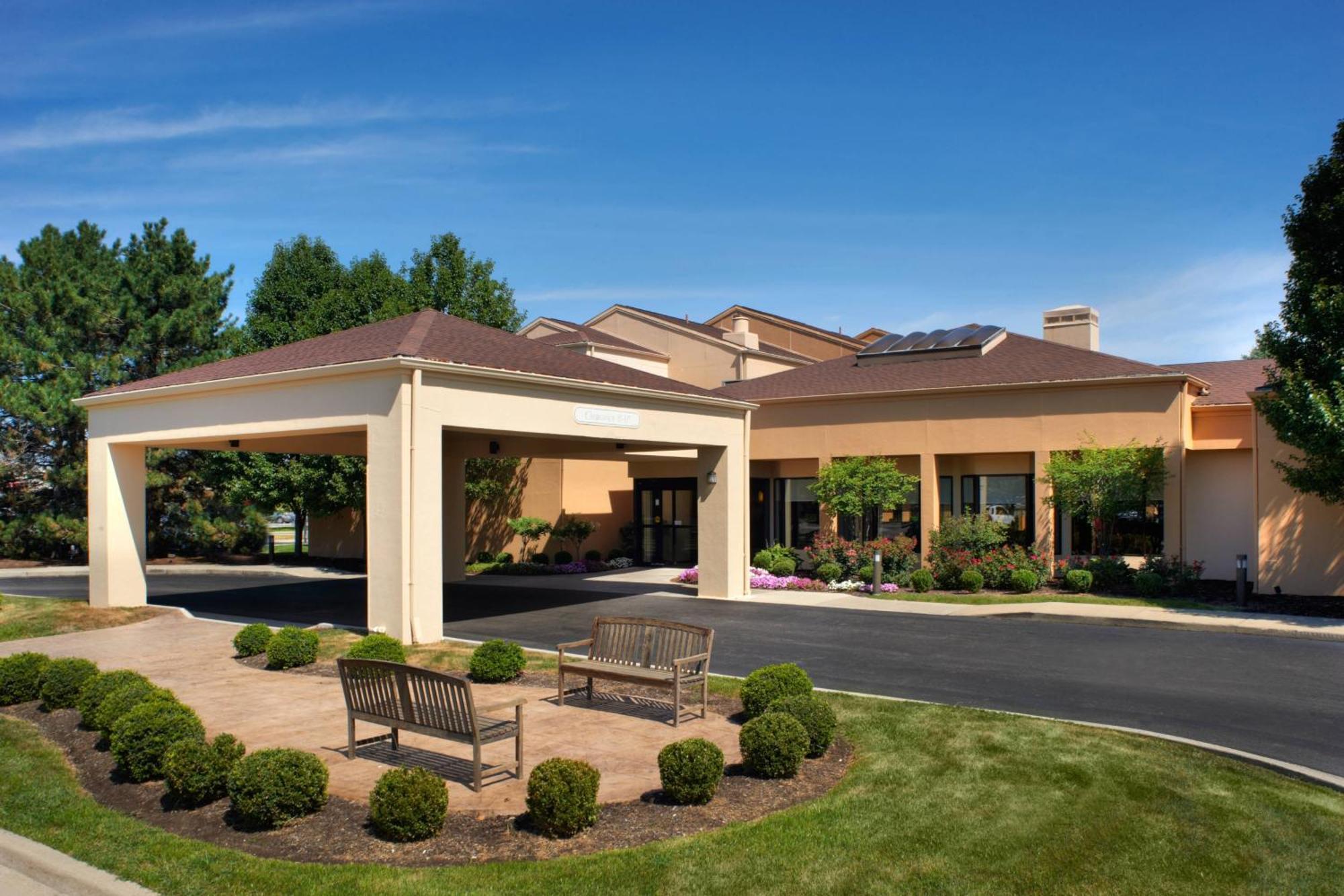 Courtyard Toledo Airport Holland Hotel Exterior photo