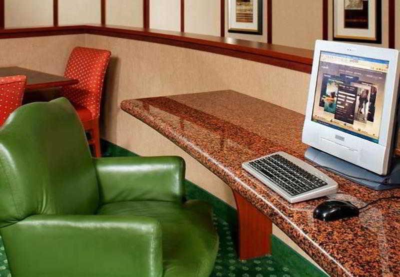 Courtyard Toledo Airport Holland Hotel Facilities photo